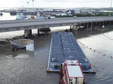 why did the barge hit the baltimore bridge